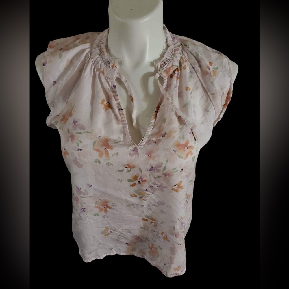 Bella DAHL size small top cap sleeves lightpinkwith flowered print tie neckline,